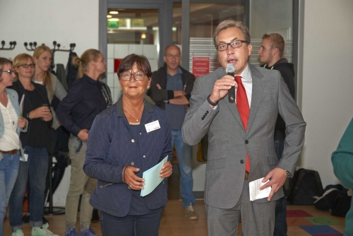Frau Brigitte Capune-Kitka (Vorsitzende ANTalive e.V. und Herr Uwe Willner, Vorstandsvorsitzender Sparkasse Düren